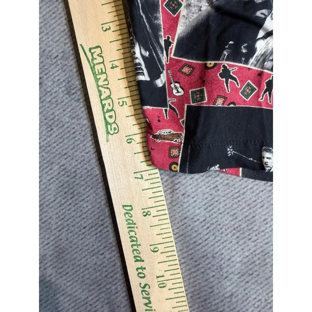 Vintage Elvis Presley by Reyn Spooner Mens XL Shorts Red Black Collage Hawaii - Picture 4 of 6